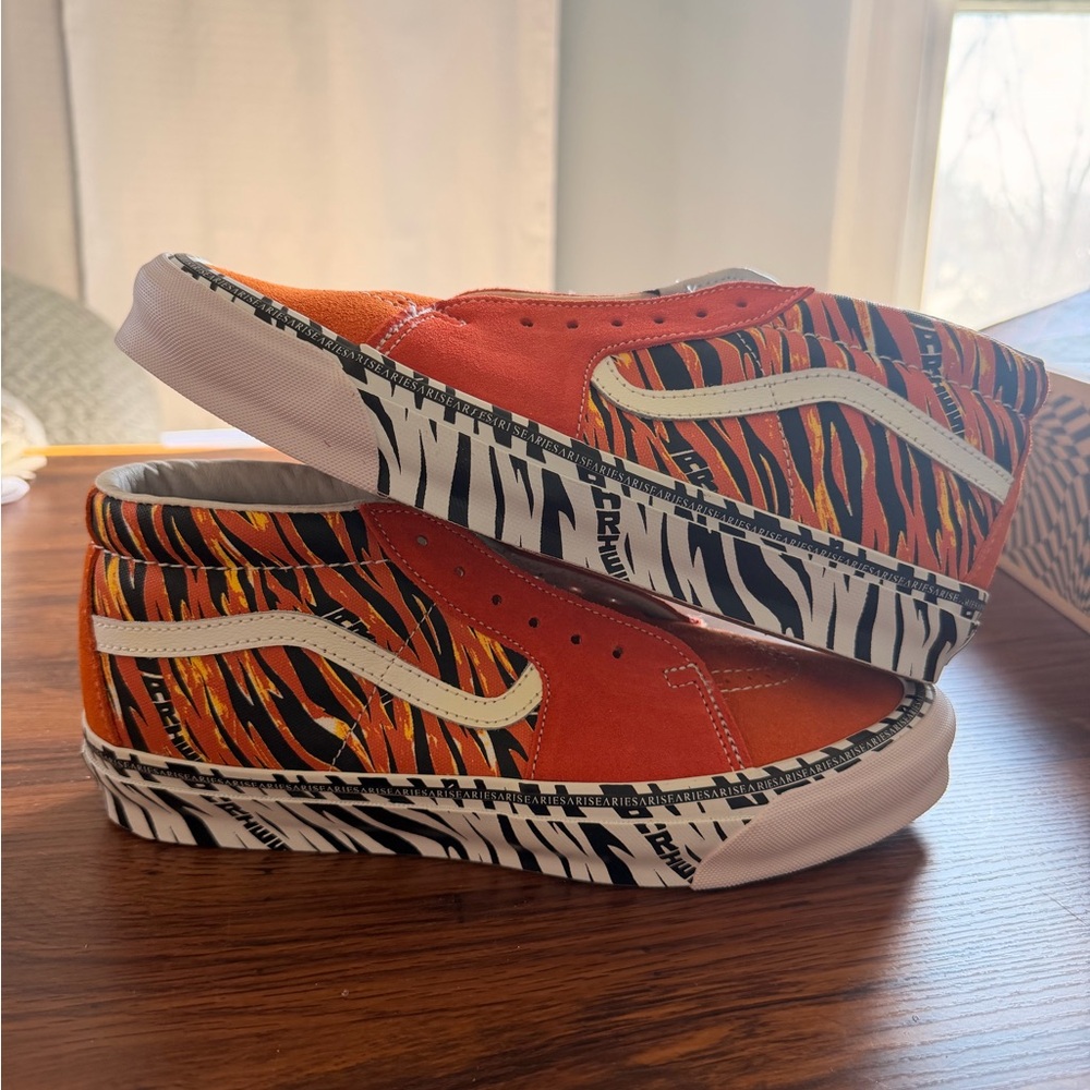 NWT Vans OG Sk8-Mid Lx - Aries Collection